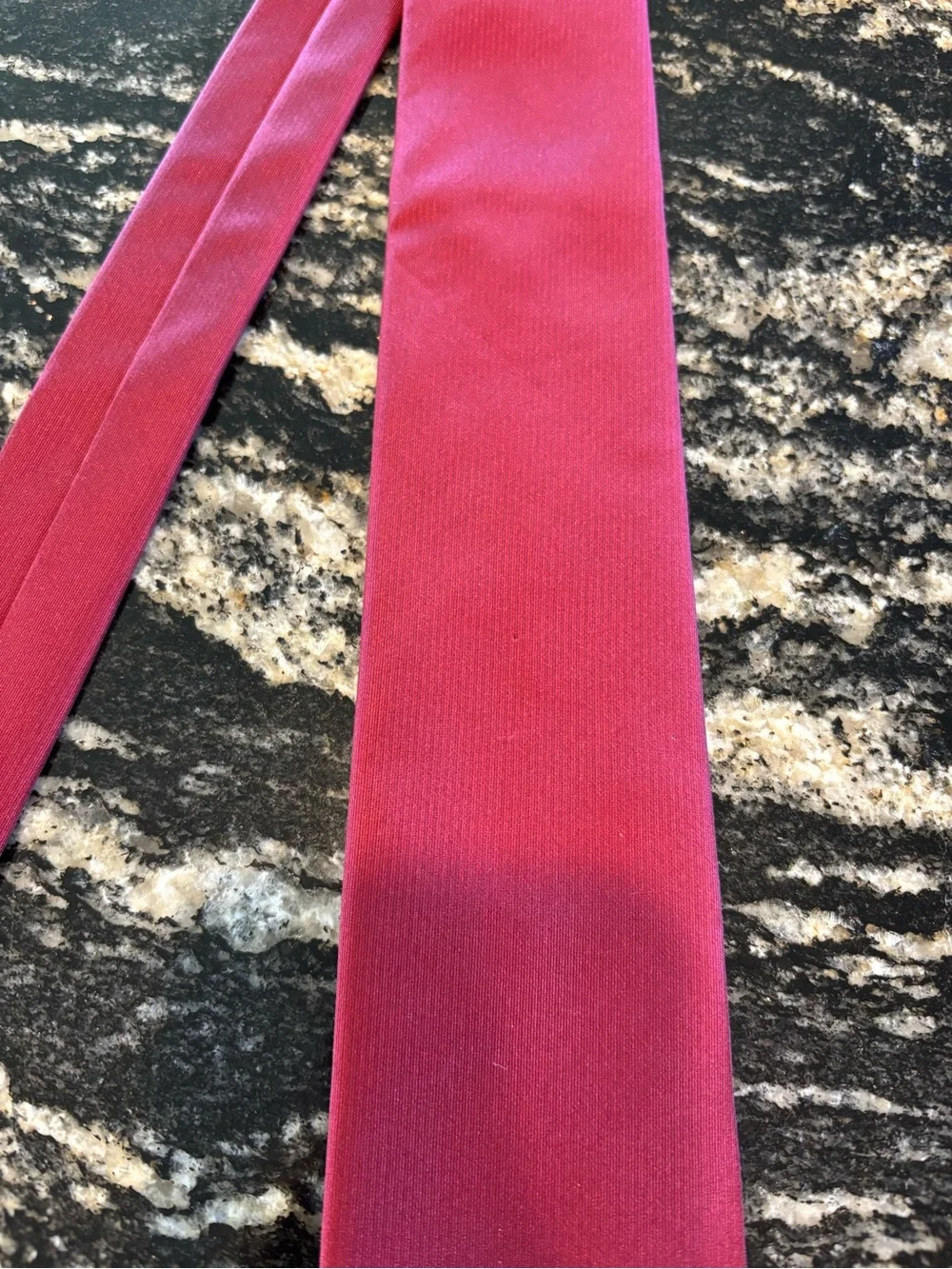 Kenneth Cole Reaction Men's Berry Red Neck Tie